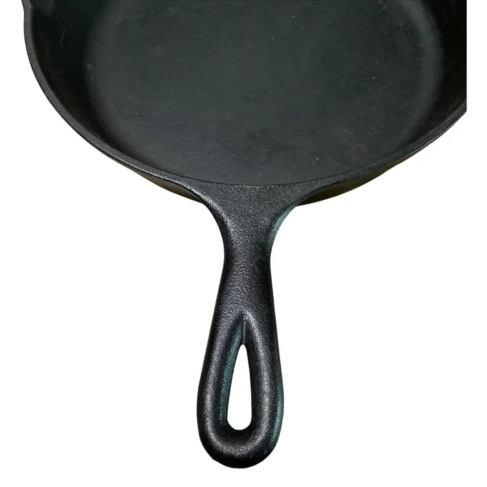 Lodge 8SK Cast Iron Skillet 10.25” Double Spout Frying Pan Made in USA